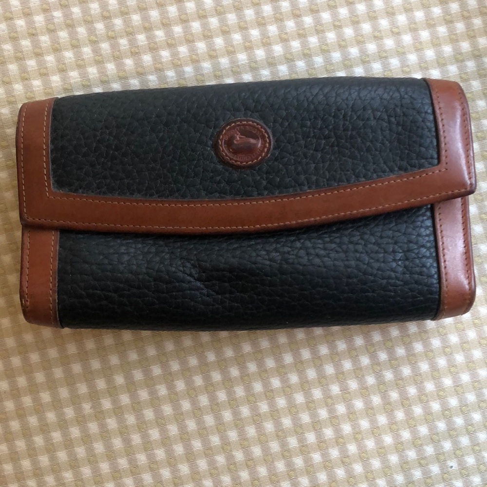 dooney and bourke wallet